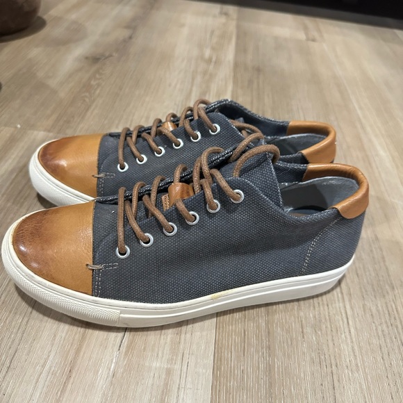 Roan canvas  leather shoes good condition  sz8.5 - Picture 1 of 8